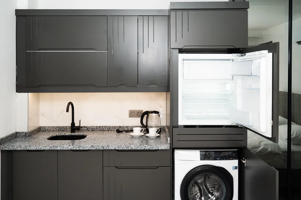 Küchenzeile von Apartment Nr. 3, mit Waschmaschine